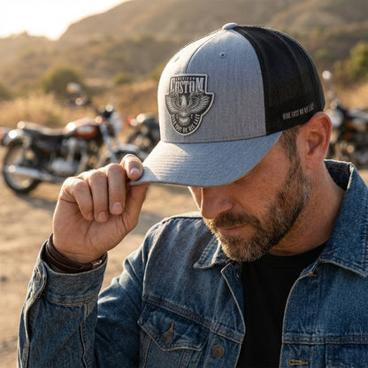 Casquette Trucker Ventura studio sur base Flexfit 6606 Heather Noir | Patch American custom vue portée