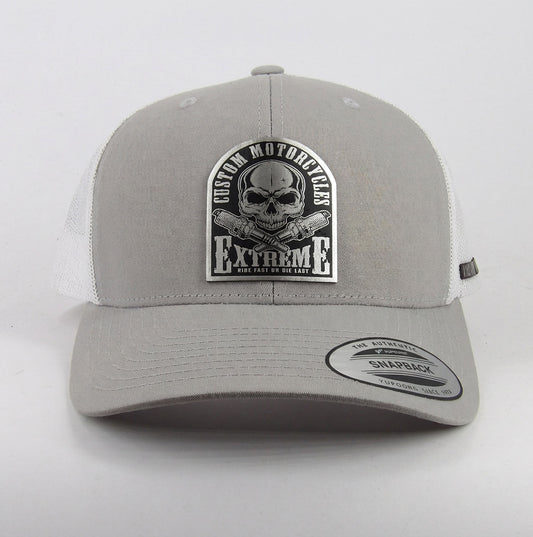 Casquette Flexfit 6606 silver et blanche vue de face