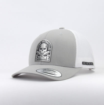 Casquette trucker Flexfit 6606 silver et blanche avec patch Extreme Motorcycle